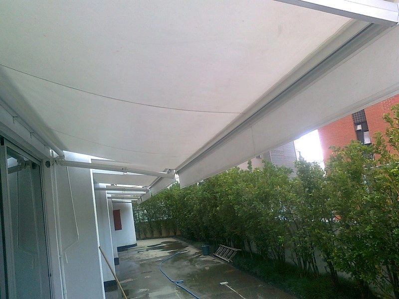 Toldo vertical retrátil